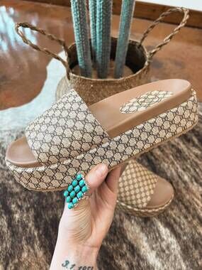 NEW MAKERS women's designer cowgal sandals in beige